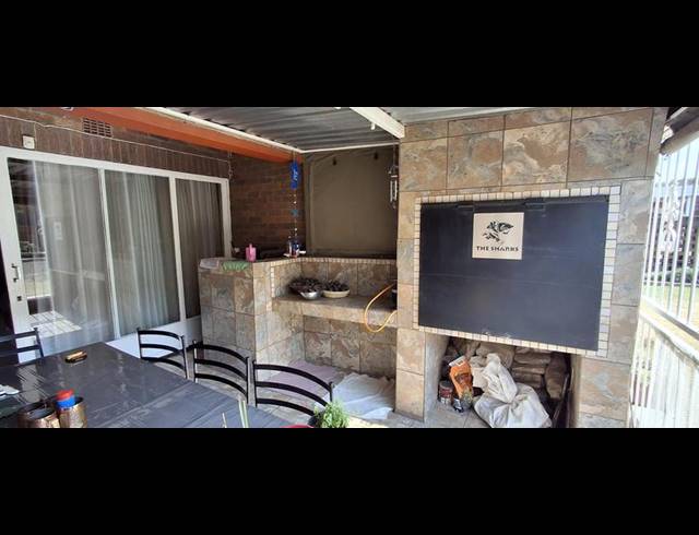 3 BEDROOM TOWNHOUSE FOR SALE IN HOMESTEAD